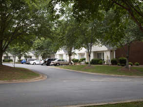 Woodridge Apartments in Mount Holly, NC - Building Photo - Building Photo