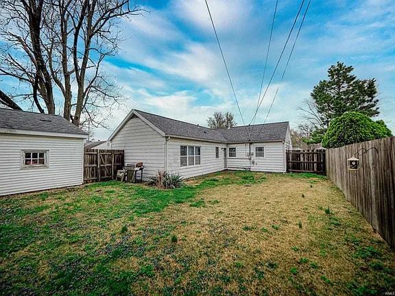 1425 Cass Ave in Evansville, IN - Building Photo - Building Photo