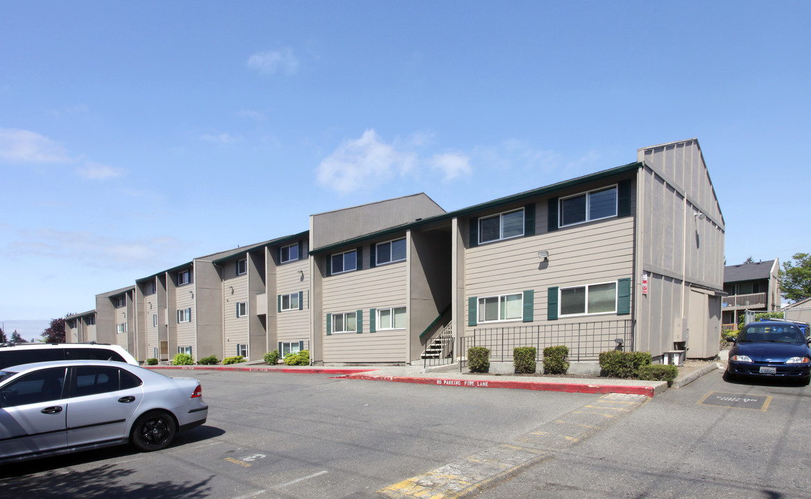 Laurel Court in Lakewood, WA - Building Photo