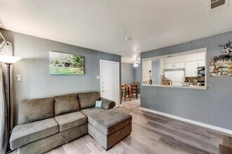6900 Skillman St, Unit 101 in Dallas, TX - Building Photo - Building Photo