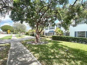 6750 NE 21st Rd in Fort Lauderdale, FL - Building Photo - Building Photo