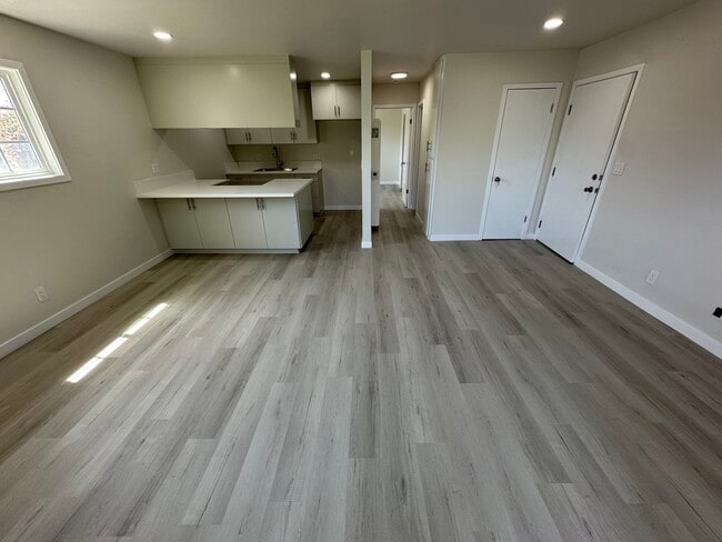 16709 S Denver Ave, Unit 16709 Apt. #4