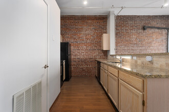 200 Main St, Unit 408 in Kansas City, MO - Building Photo - Building Photo