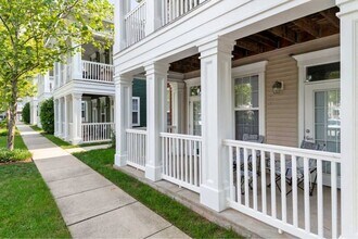 Lerner Parc Dulles in Sterling, VA - Building Photo - Building Photo