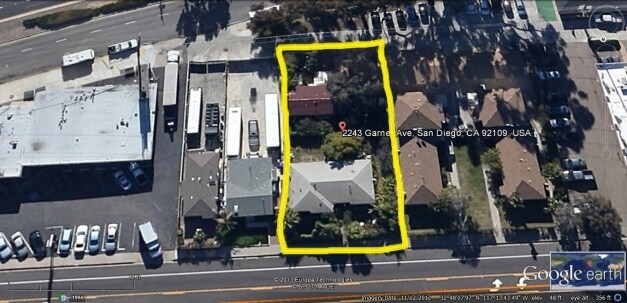 2243 Garnet Ave in San Diego, CA - Building Photo