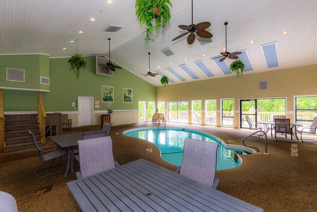 237 SWS Dr in Village Of Four Seasons, MO - Building Photo - Building Photo