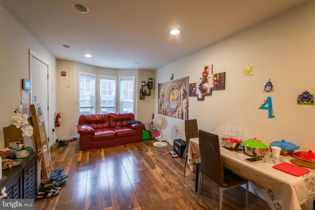 130 S 46th St in Philadelphia, PA - Building Photo