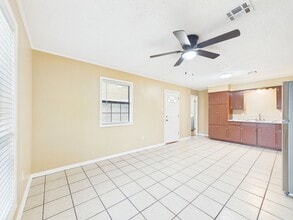 906 Cecile Blvd in Breaux Bridge, LA - Building Photo - Building Photo