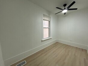 2301 N Leavitt St in Chicago, IL - Building Photo - Building Photo