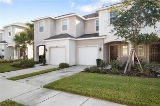 7042 Summer Holly Pl in Riverview, FL - Building Photo - Building Photo