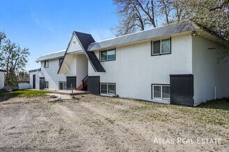 2107 Preuss Rd in Colorado Springs, CO - Building Photo - Building Photo