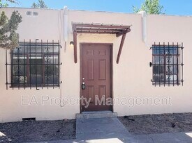 525 Cedar St SE in Albuquerque, NM - Building Photo