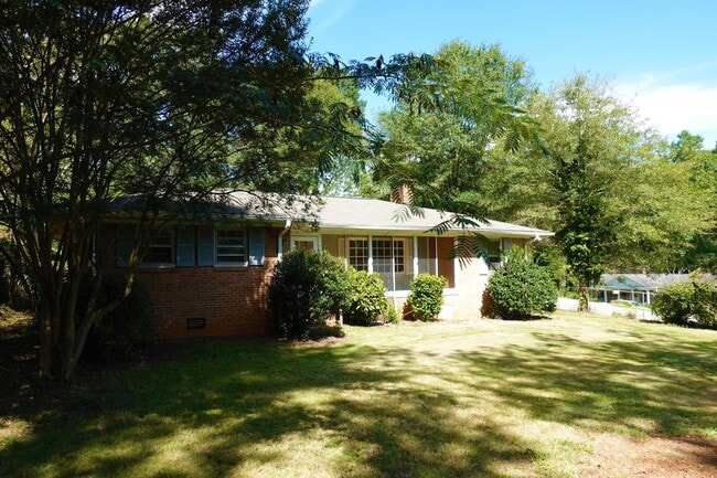 104 Vanderbilt Rd in Spartanburg, SC - Building Photo - Building Photo