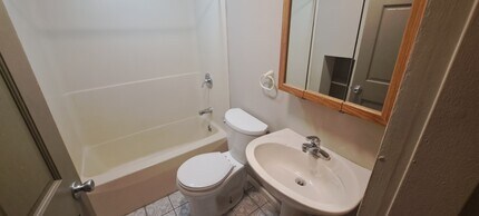 119 Stewart Ave, Unit 2 in Ithaca, NY - Foto de edificio - Building Photo