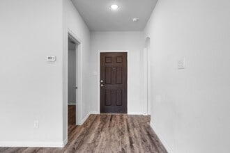 109 Columbia St in Farmersville, TX - Foto de edificio - Building Photo