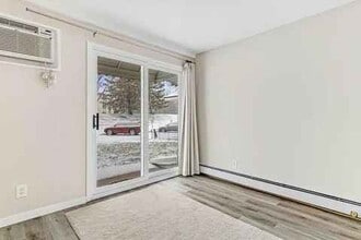 130 Demont Ave in Little Canada, MN - Building Photo - Building Photo