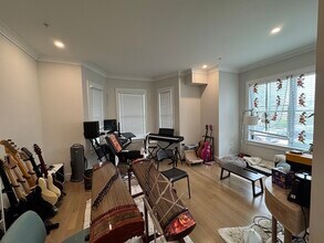 12 Greylock Rd, Unit #1 in Boston, MA - Building Photo - Building Photo