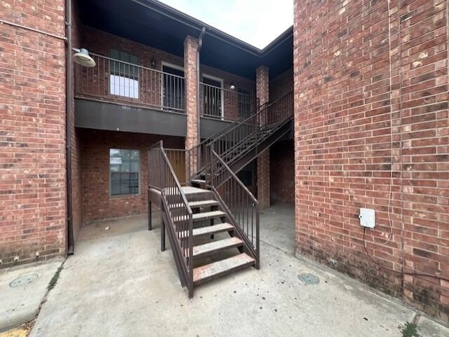 1001 E Travis St in Laredo, TX - Foto de edificio - Building Photo