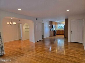 3200 S Sepulveda Blvd in Los Angeles, CA - Building Photo - Building Photo