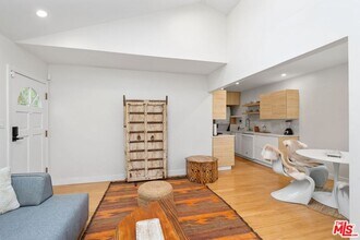 621 Rose Ave in Los Angeles, CA - Building Photo - Building Photo