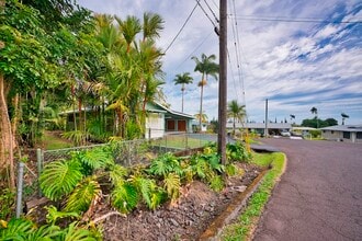64 Kaapuni Loop in Hilo, HI - Building Photo - Building Photo