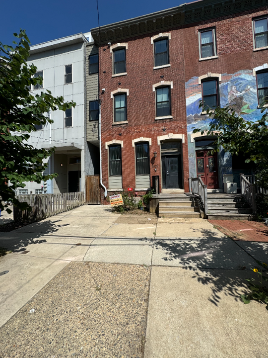 3825 Hamilton St in Philadelphia, PA - Building Photo