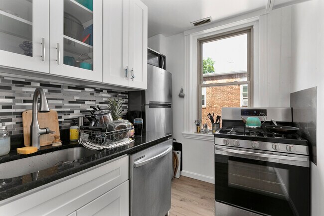 14 Woodbridge St in Cambridge, MA - Building Photo - Building Photo