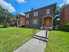 515 E 49th St in Savannah, GA - Building Photo