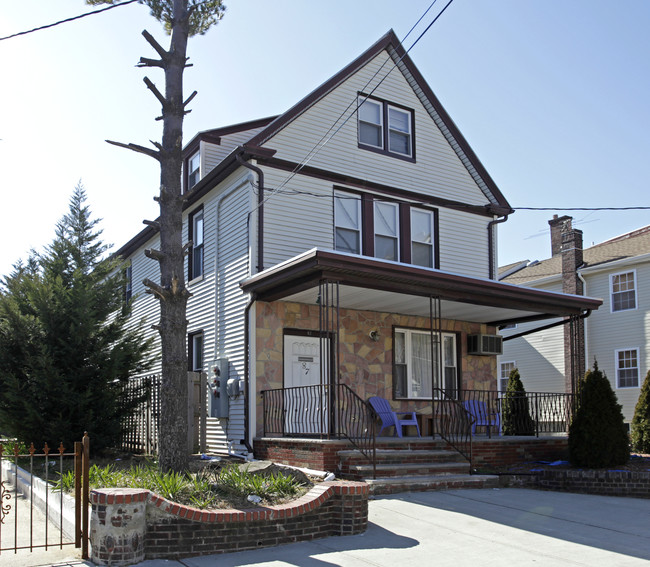 87 Fayette St in Perth Amboy, NJ - Foto de edificio - Building Photo