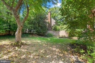 2085 Cobblestone Ln in Reston, VA - Building Photo - Building Photo