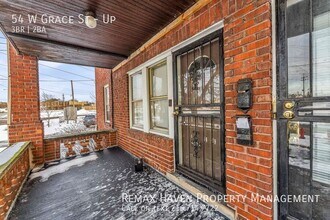 54 W Grace St in Bedford, OH - Foto de edificio - Building Photo