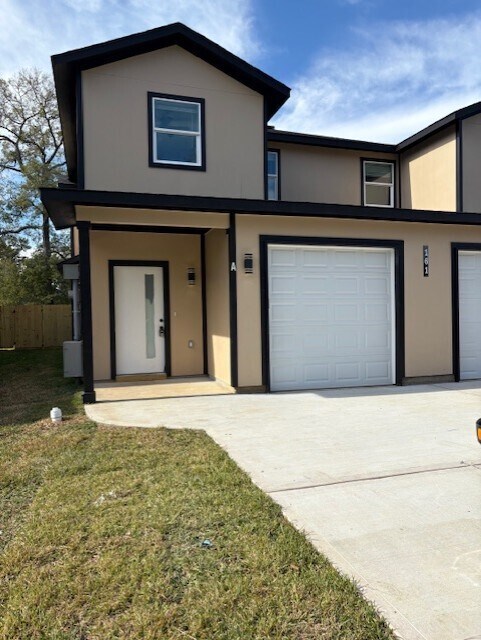 property at 161 S 10th St