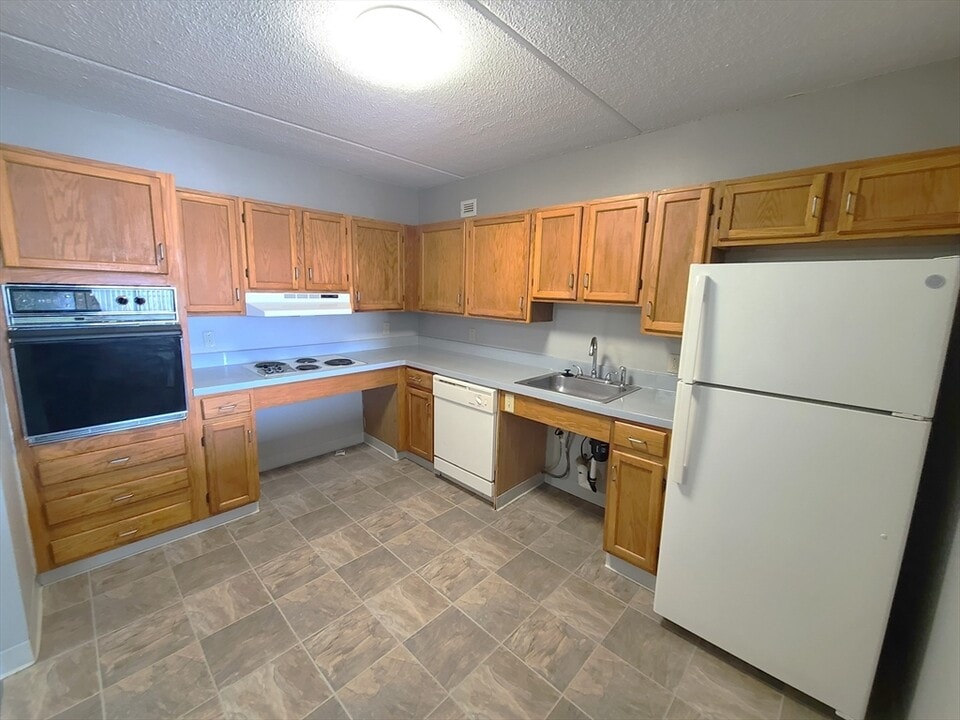 7 Peninsula Pl, Unit 1 in Boston, MA - Building Photo