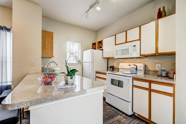 Legacy of Cedar Hill Apartments and Townhomes in Cedar Hill, TX - Building Photo - Building Photo