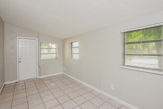 1901 NW 152nd St in Opa Locka, FL - Building Photo - Building Photo