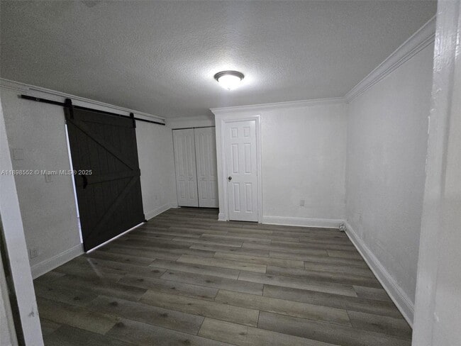 2523 NW 32nd St in Miami, FL - Building Photo - Building Photo