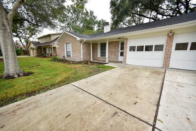 217 Rachael Ln in Friendswood, TX - Building Photo - Building Photo