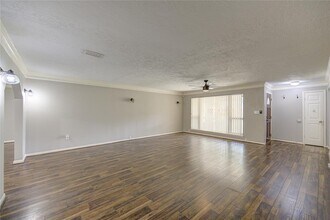 1719 Bowline Rd in Houston, TX - Building Photo - Building Photo