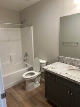 1305 W Angus Ct in Hanford, CA - Building Photo - Building Photo
