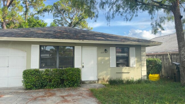 property at 1015 Staghorn St