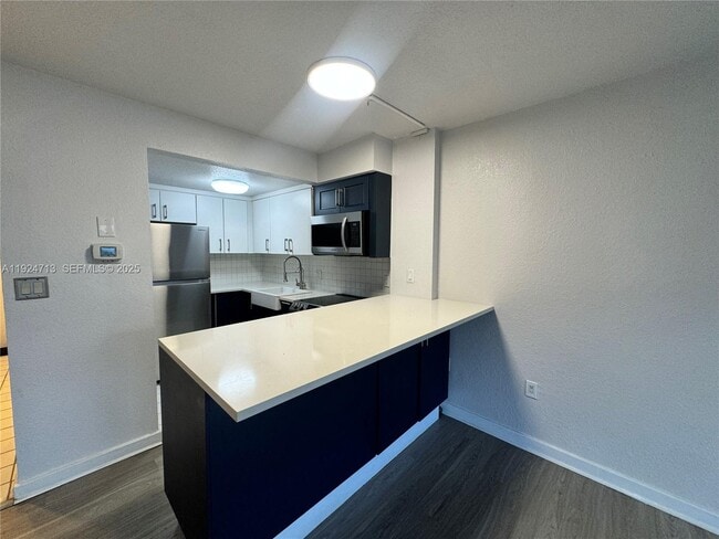 1650 NE 115th St in Miami, FL - Building Photo - Building Photo