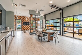 Thrive Luxury Apartments in Davenport, FL - Foto de edificio - Building Photo