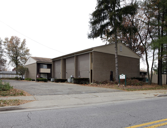 1308 Portage St NW in Canton, OH - Foto de edificio - Building Photo