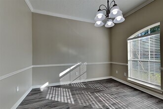 30215 Stoney Plain Dr in Spring, TX - Foto de edificio - Building Photo