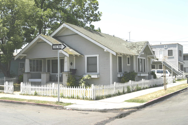 495 Gaviota Ave in Long Beach, CA - Foto de edificio - Building Photo