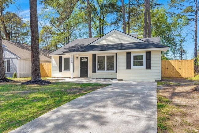 1240 Maryland Dr in Ladson, SC - Building Photo - Building Photo