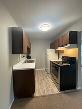 5215 Main St E in Maple Plain, MN - Building Photo - Building Photo