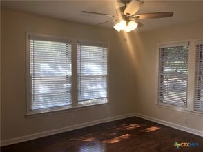 1002 Hazelton St in San Marcos, TX - Building Photo - Building Photo