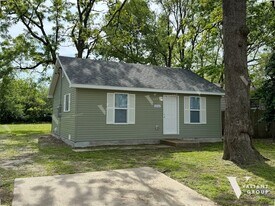 1426 N Ethyl Ave in Springfield, MO - Building Photo