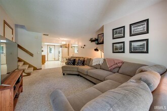 11714 Tonkel Rd in Fort Wayne, IN - Foto de edificio - Building Photo